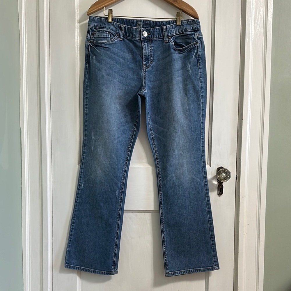 Mossimo Supply Co. Women's Curvy Fit Bootcut Jeans - Regular Wash